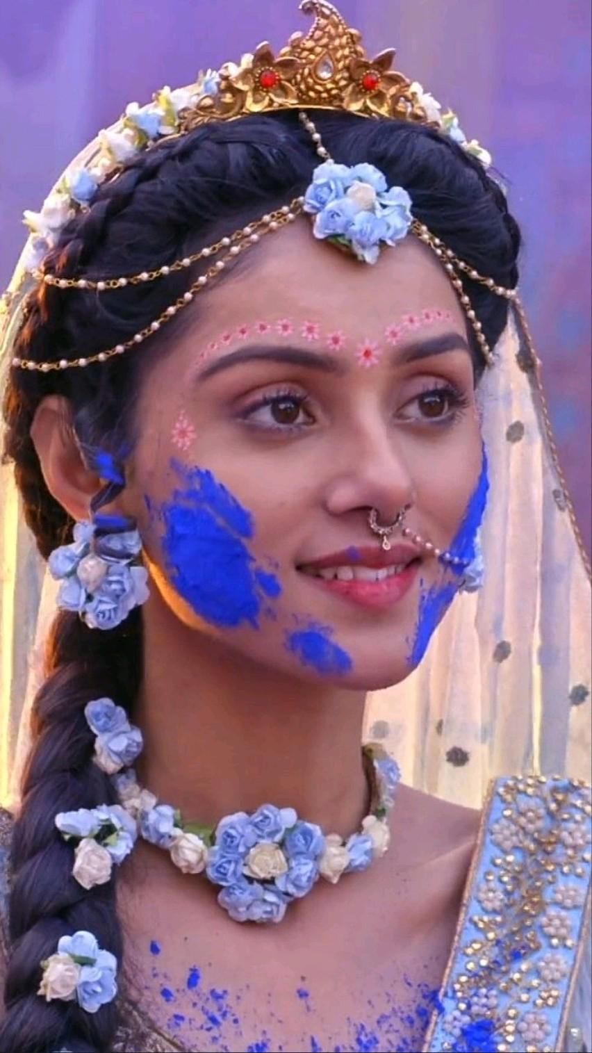 10 Best Radha Flower Jewellery Ideas for the Most Beautiful Haldi Photoshoot 10 Best Radha Flower Jewellery Ideas for the Most Beautiful Haldi Photoshoot