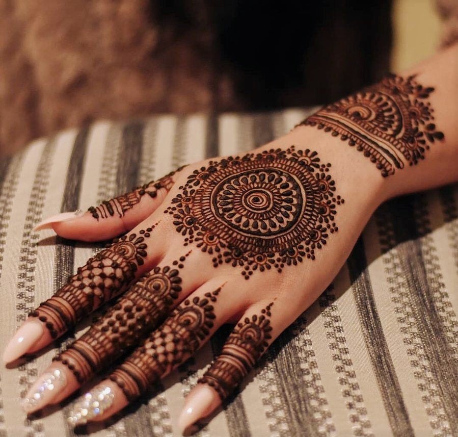 Get Ready with 15 Simple Henna Mehndi Designs on your Big Day Get Ready with 15 Simple Henna Mehndi Designs on your Big Day