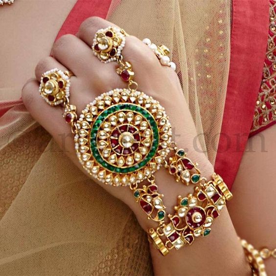 Polki Haathphool with Green Stones