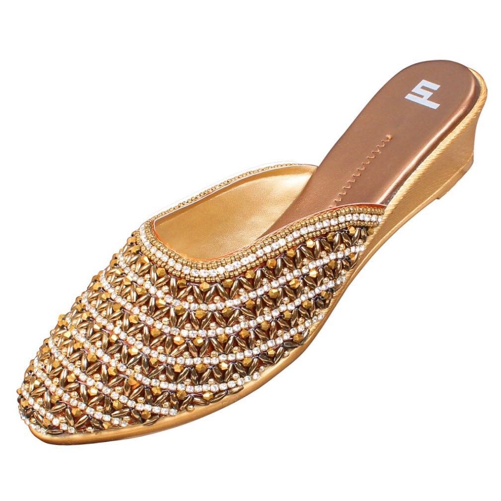 Sreeleathers Shoes: Top 15 Gorgeous Wedding Footwear and Accessories Sreeleathers Shoes: Top 15 Gorgeous Wedding Footwear and Accessories