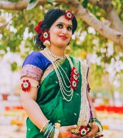 Pearly Dohale Jevan Jewellery with Red Roses