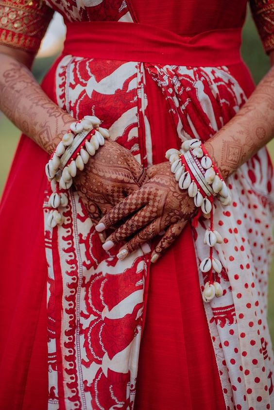 Cowrie Shells Bengali Sakha Badhano design