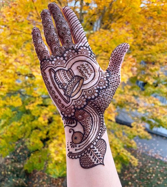 Karva Chauth Henna Design with Bold Strokes