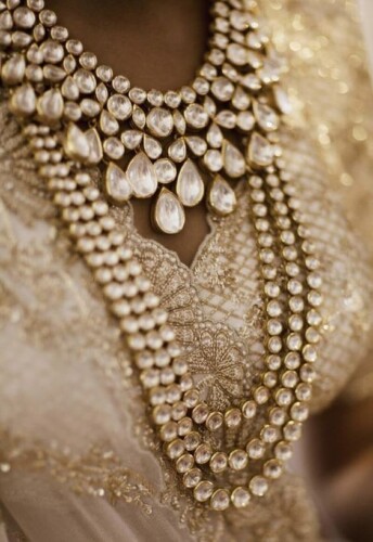 Kundan Jewellery Set with White Stones