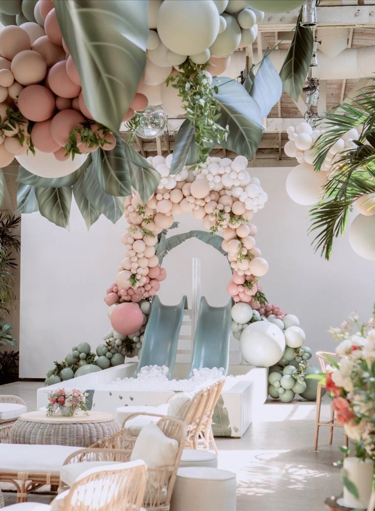 Flower Theme Birthday Room Decoration