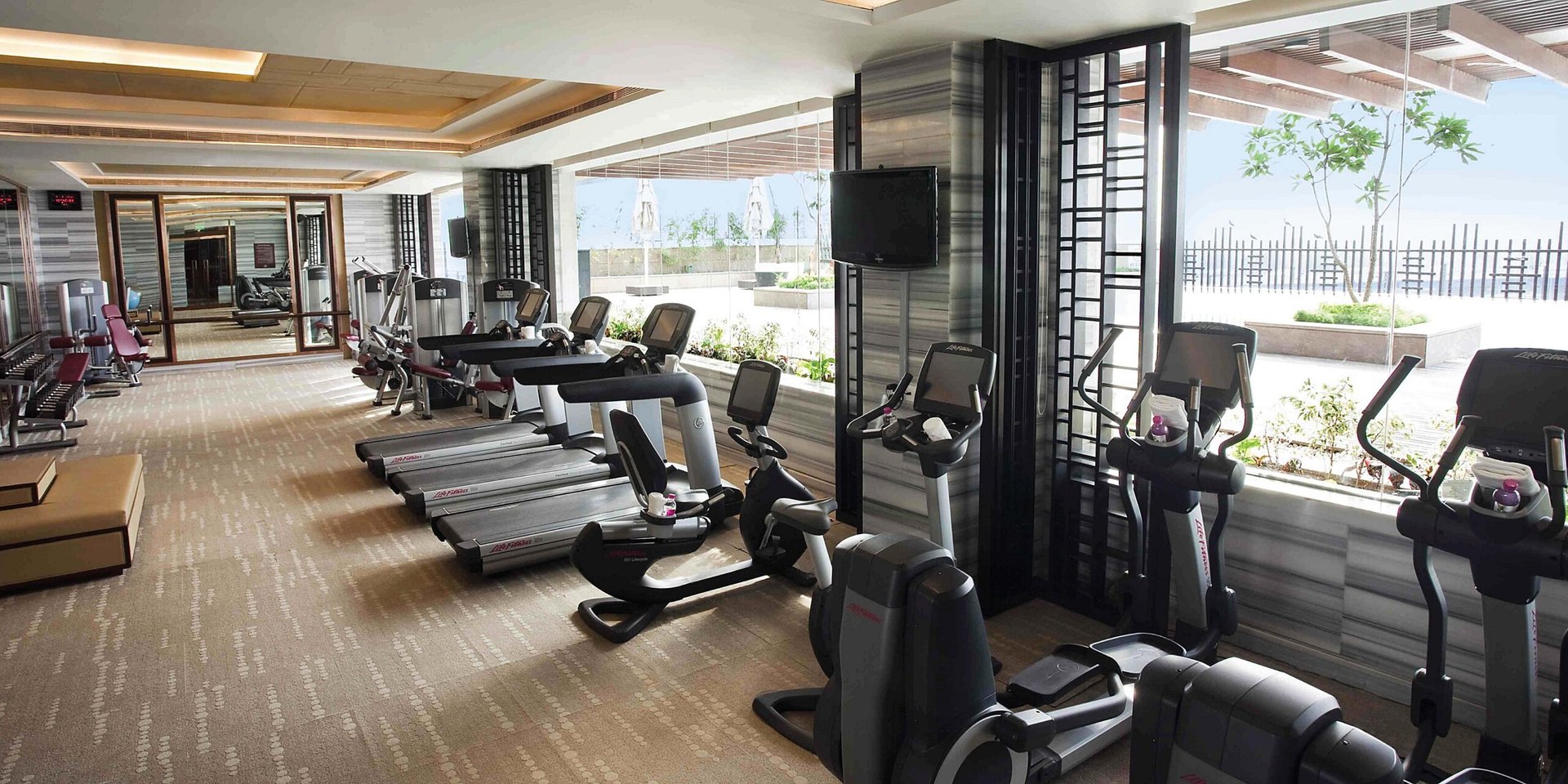 Crowne Plaza Mayur Vihar Crowne Plaza Mayur Vihar