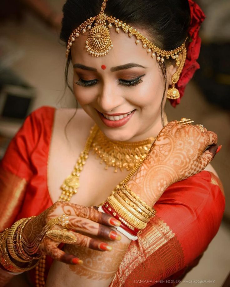 Bengali Bride Bangles and Necklace