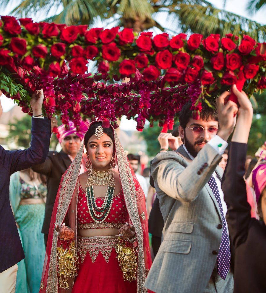 Red Roses Bridal Entry Chadar