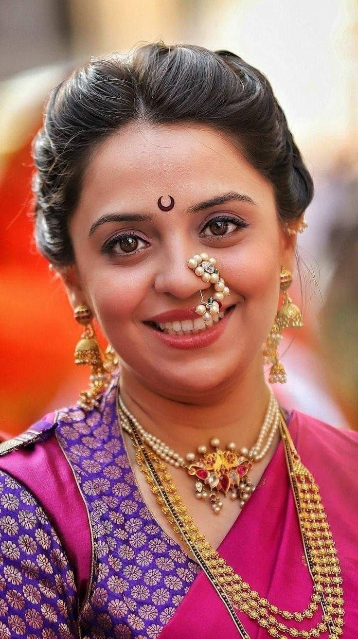 Top 10 Traditional and Elegant Hairstyle for Marathi Bride