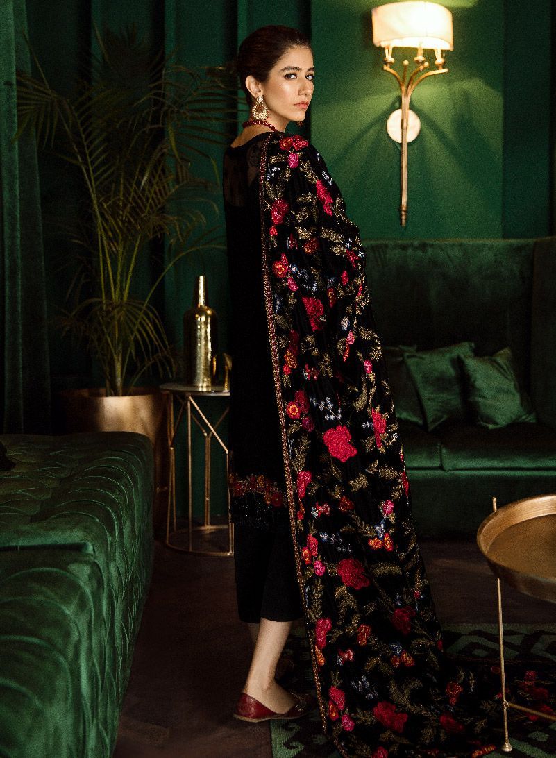 Why should you wear a Black Phulkari Dupatta