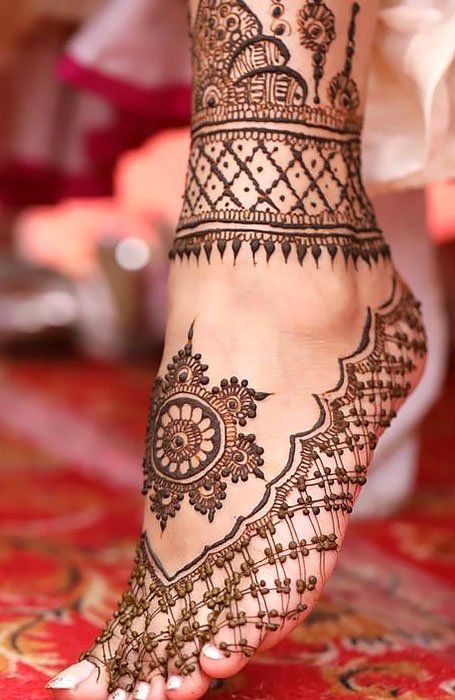 Simple Mehndi Design for Feet