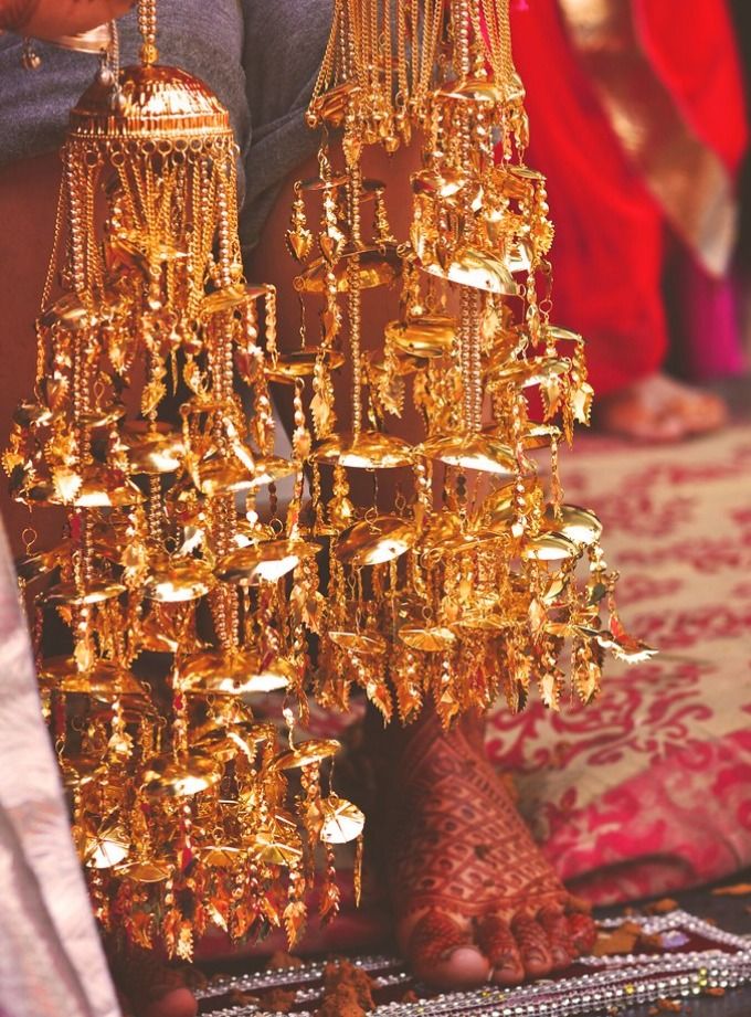 Classic Golden Dangling Kalire