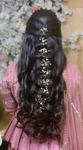 Floral Plates for Plus-Size Hairstyle