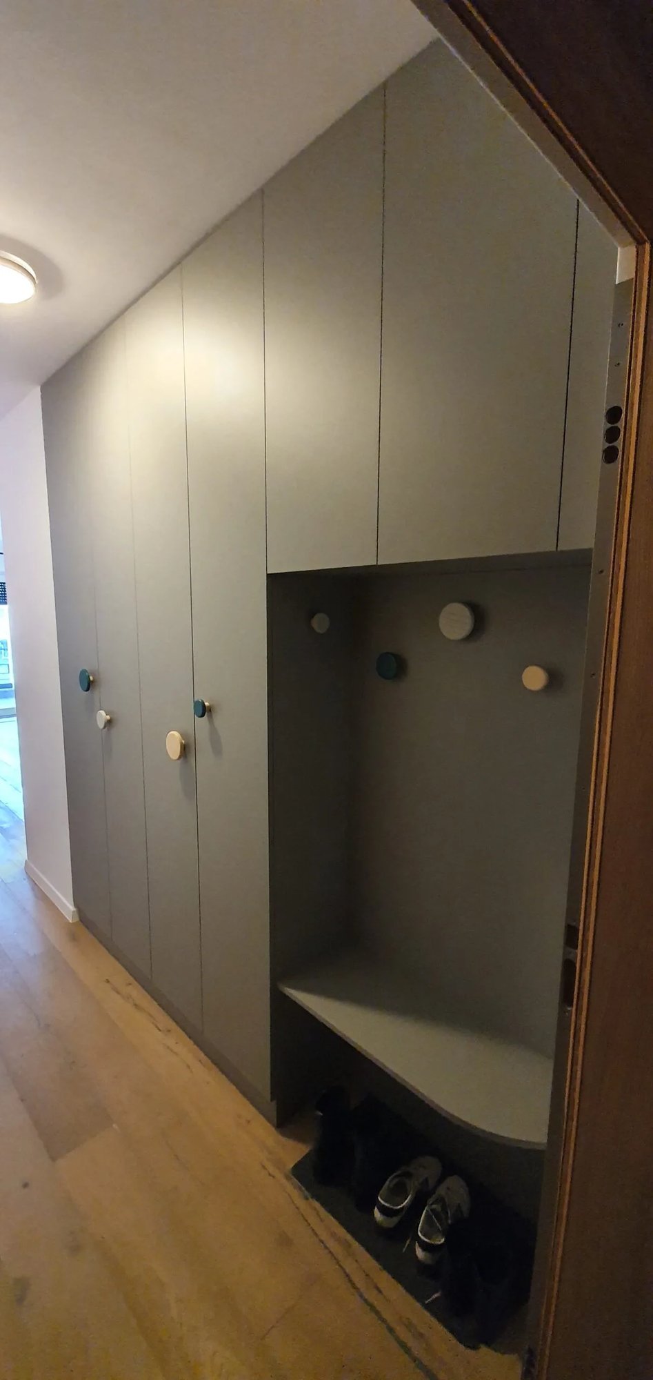 Ormar S Vratima Po Mjeri