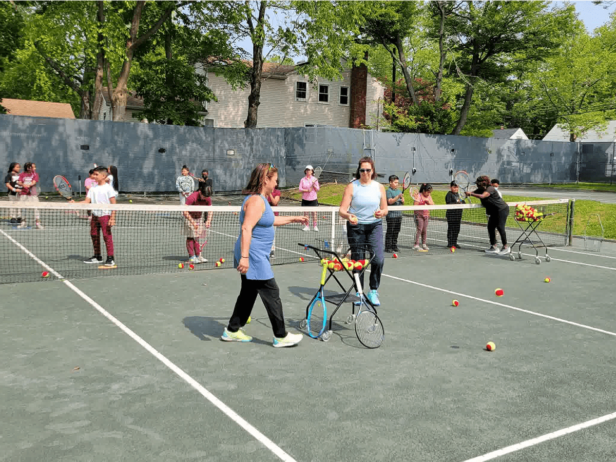 kids tennis program 8-min kids tennis lessons plainfield nj
