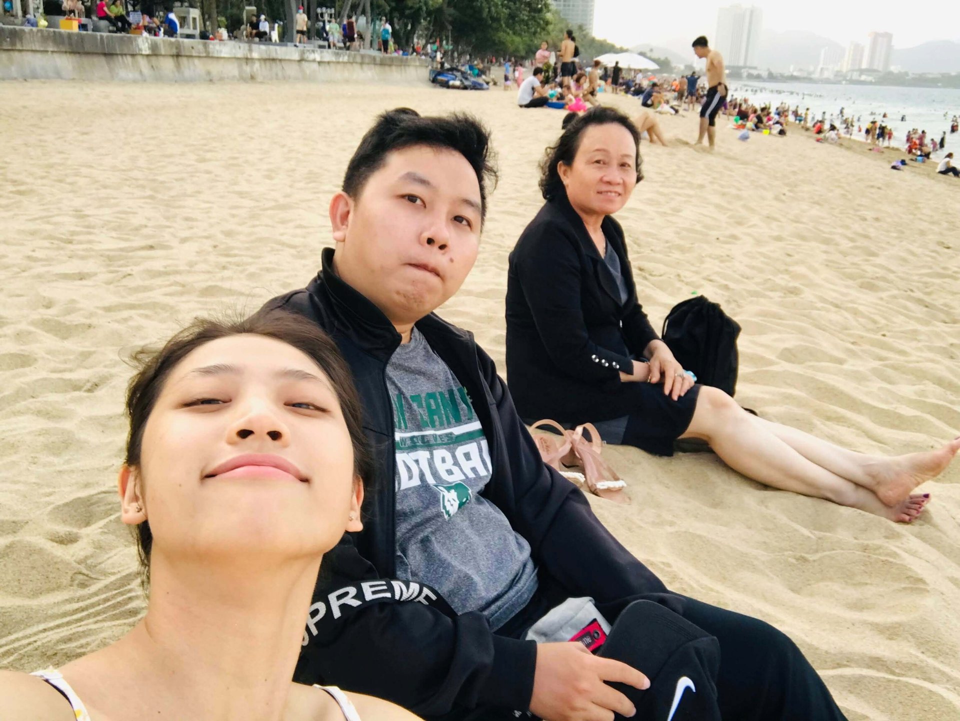 Ngoc Nguyen Family 4 scaled 1