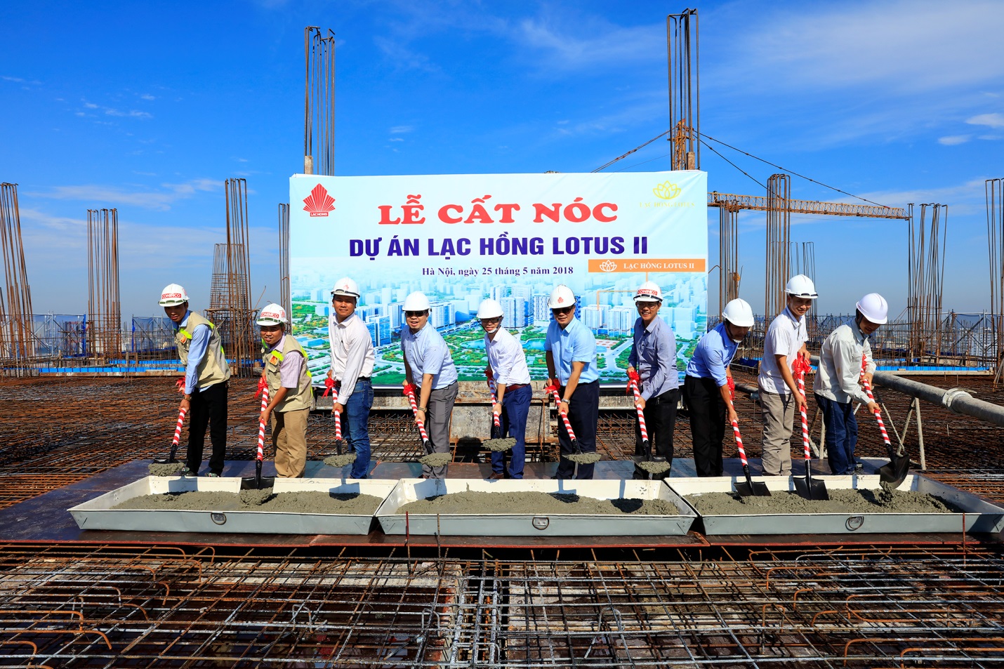 Lễ cất nóc tòa nhà Lạc Hồng Lotus 2 tại Ngoại Giao Đoàn
