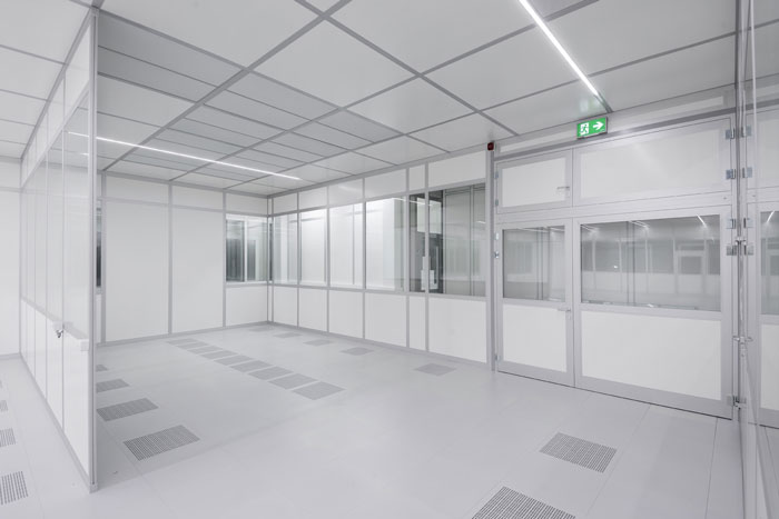 Modular Cleanroom FCM modular class 10000 cleanroom for composite material manufacture.