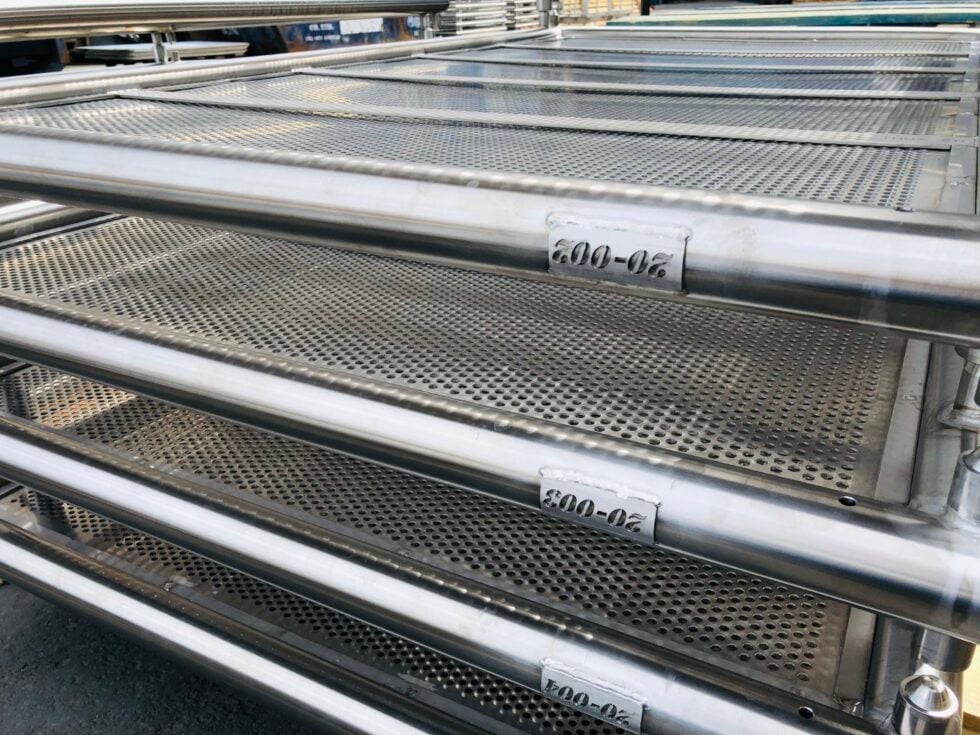 Stackable pharma tray identification tags