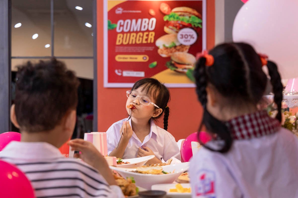 QUAY-CHỤP-KHÔNG-GIAN-QUÁN-CAFE-NHÀ-HÀNG-2