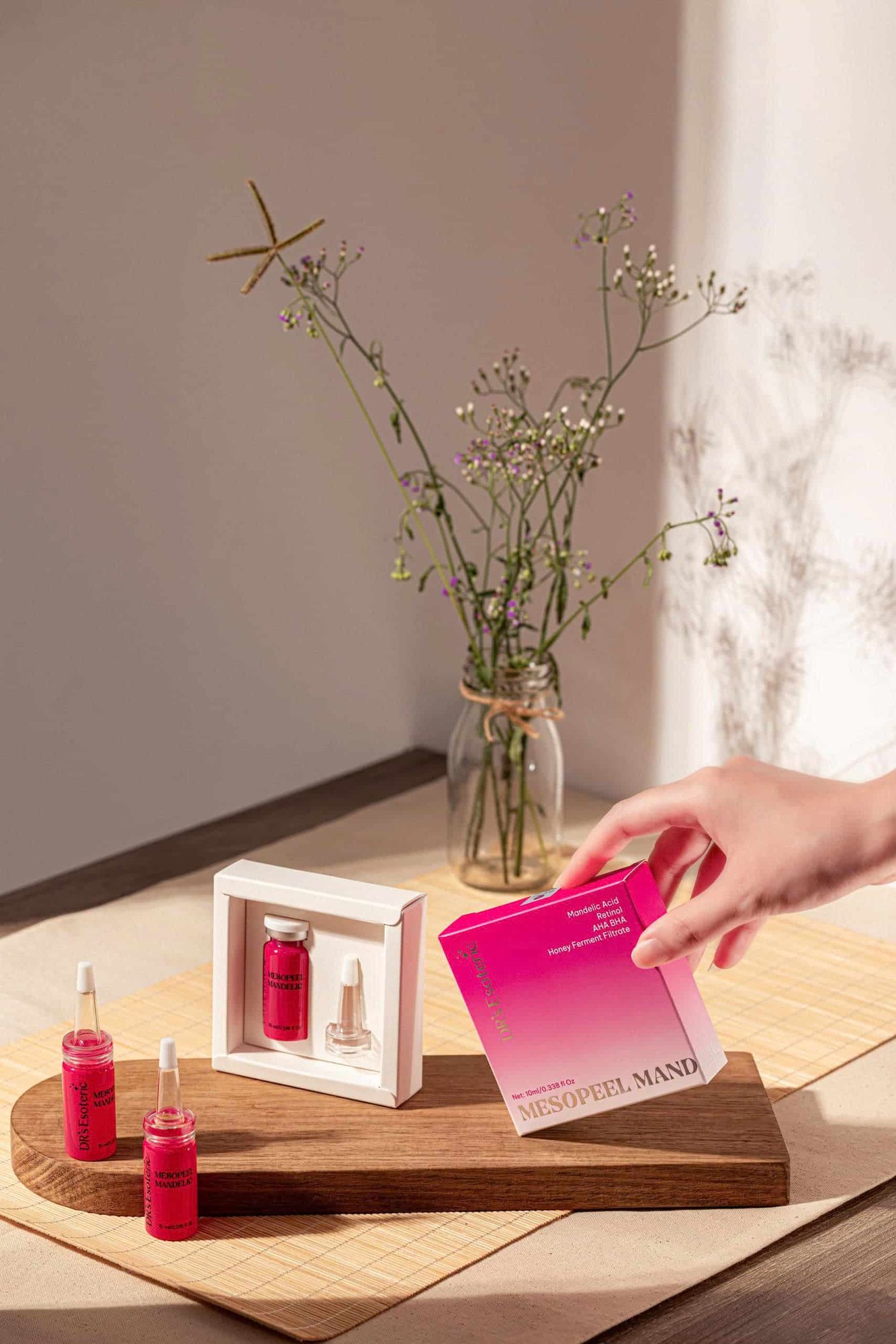 Chụp Bộ Nhận Diện Thương Hiệu Mỹ Phẩm Chuyên Nghiệp