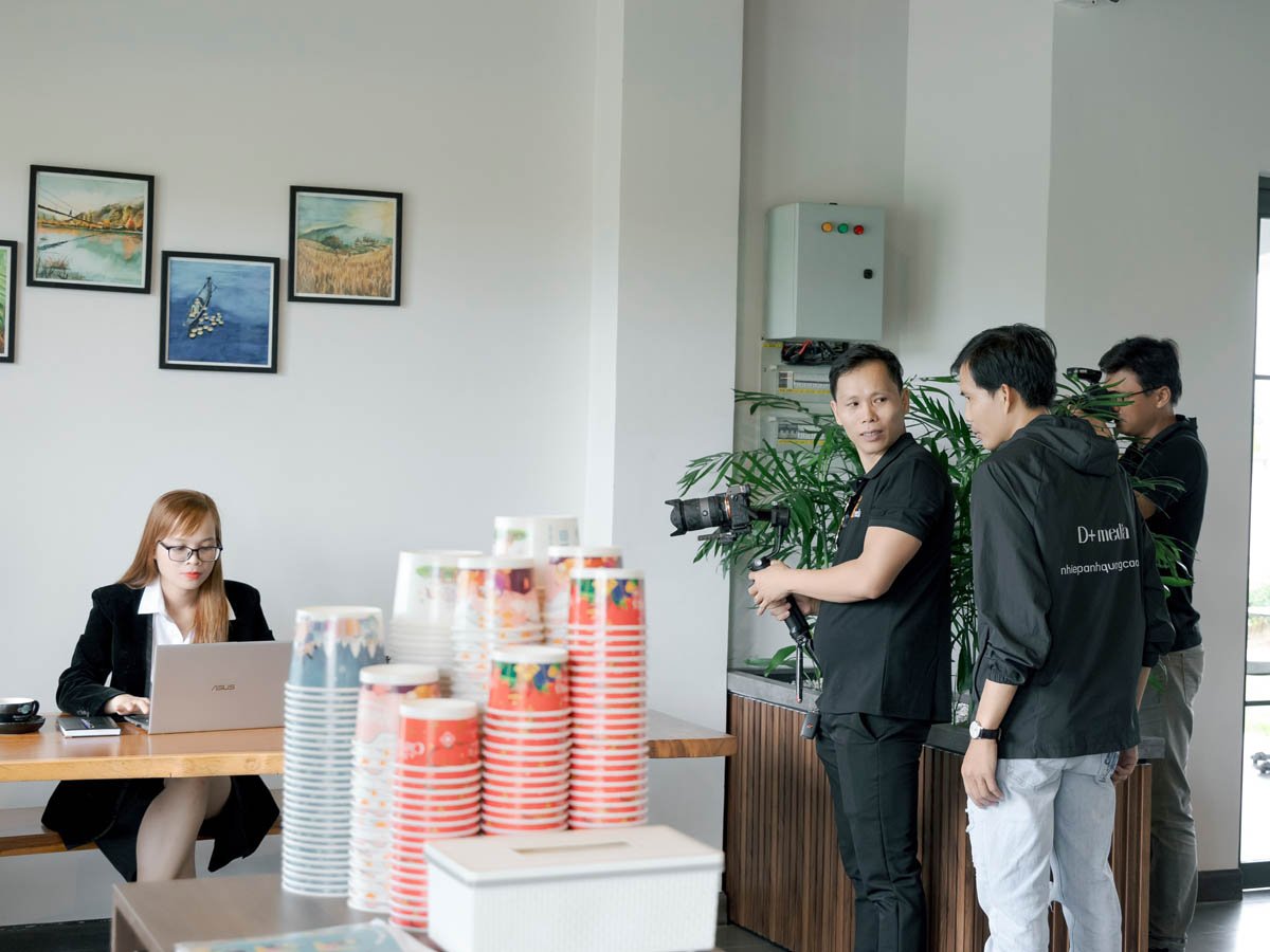 DỊCH-VỤ-QUAY-CHỤP-QUẢNG-CÁO-QUÁN-CAFE-3