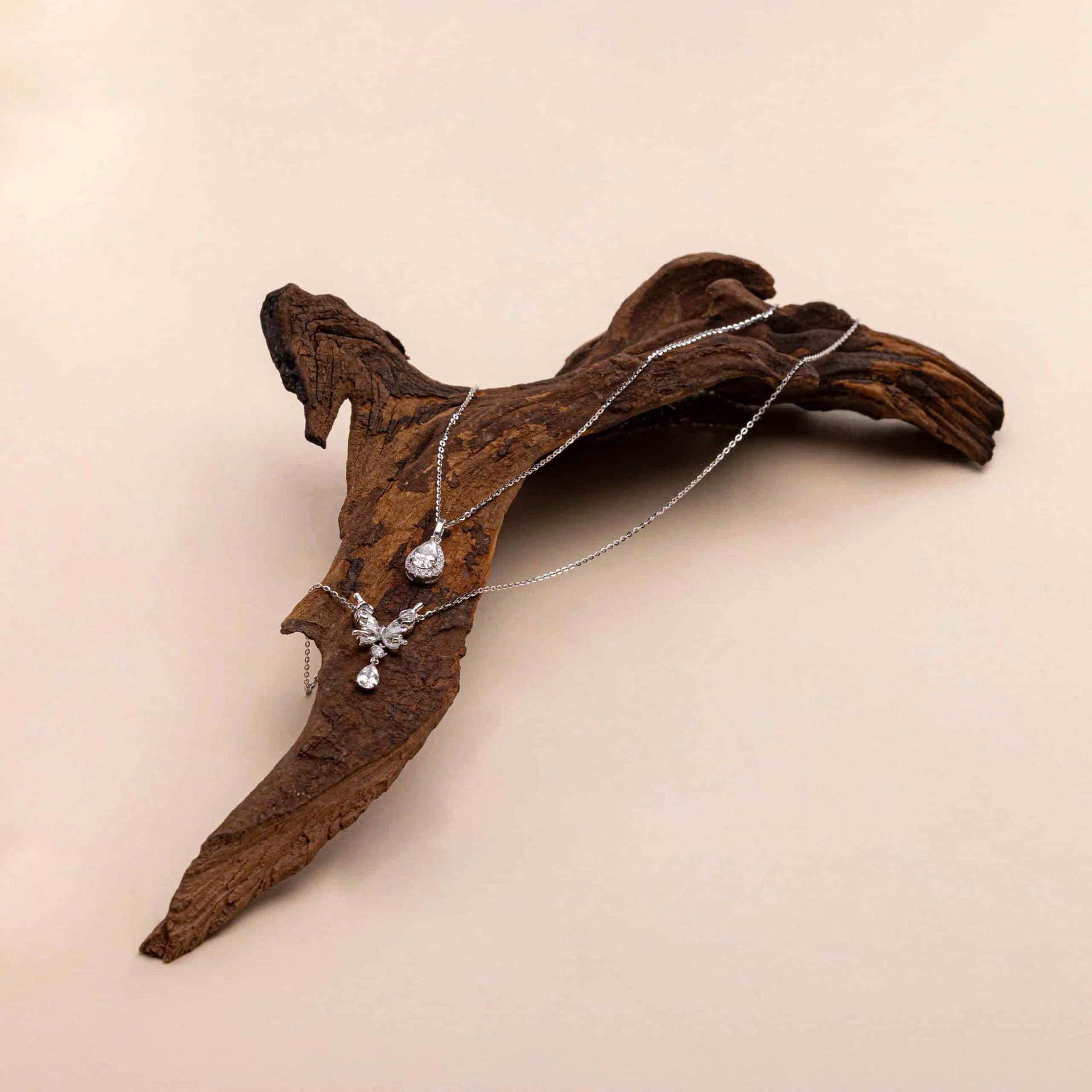 Dịch vụ chụp ảnh sản phẩm - Chụp ảnh trang sức tại Bình Dương