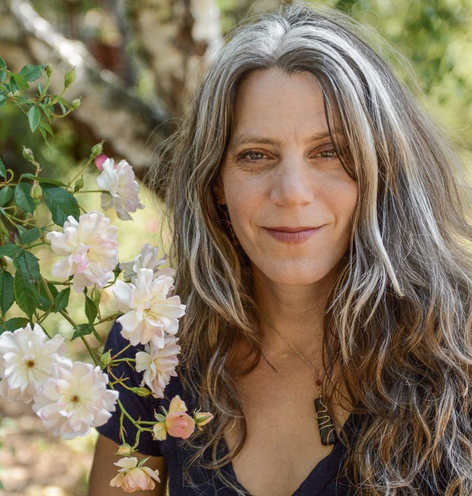 Elizabeth L cropped img-6