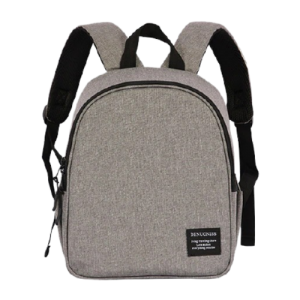 sac à dos isotherme en tissu gris avec bretelles noires, idéal pour transporter des aliments et des boissons au frais, design moderne et fonctionnel