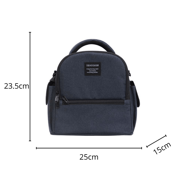 Sac isotherme en tissu gris, dimensions 25 cm x 15 cm x 23,5 cm, avec poignée et poche zippée avant, idéal pour transporter des repas ou des boissons.