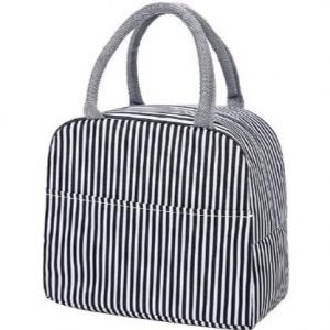 sac isotherme à rayures noires et blanches, idéal pour conserver les aliments et boissons au frais, avec des poignées pour un transport facile et une poche extérieure pratique.