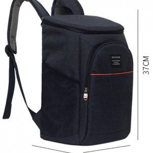 Sac à dos isotherme de couleur noire, dimensions 37 cm x 26 cm x 19,5 cm, avec une poche avant zippée et des bretelles rembourrées pour un transport confortable.