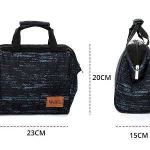 Sac isotherme noir avec poignées, dimensions de 23 cm de long, 20 cm de haut et 15 cm de large, idéal pour conserver les aliments et boissons à température.