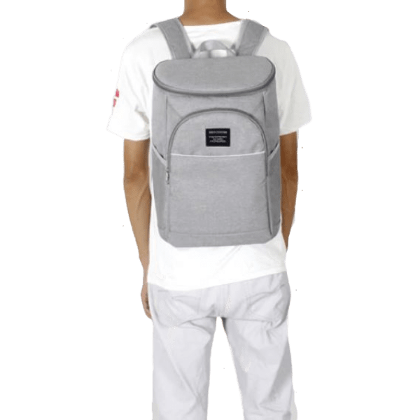 sac à dos isotherme gris avec compartiment avant, idéal pour conserver les aliments et boissons au frais, design moderne et pratique pour les sorties.