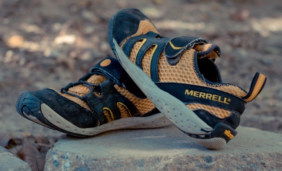 סנדלי ספורט לילדים