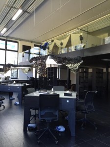 Niezwykle ergonomiczne i dobrze wyposażone stanowiska w pracowni Niezwykle ergonomiczne i dobrze wyposażone stanowiska w pracowni