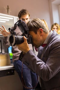 Dr Piotr Mendel prowadzący instruktaż w części praktycznej kursu Dr Piotr Mendel prowadzący instruktaż w części praktycznej kursu