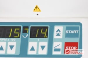 Parametry wirowania na wyświetlaczu wirówki