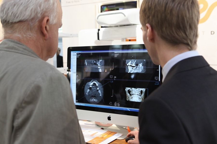 Targi stomatologiczne CEDE 011