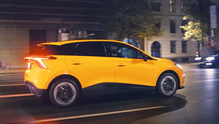 MG4 EV thuần điện, từ 828 triệu & 2 đối thủ