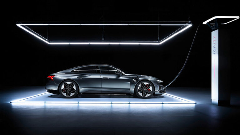 Audi RS e-tron: chất thể thao tuôn chảy trong từng mạch máu