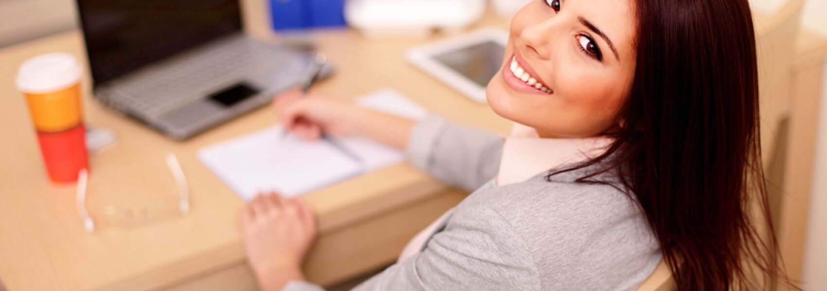 HAPPY WOMAN KOMP img-2