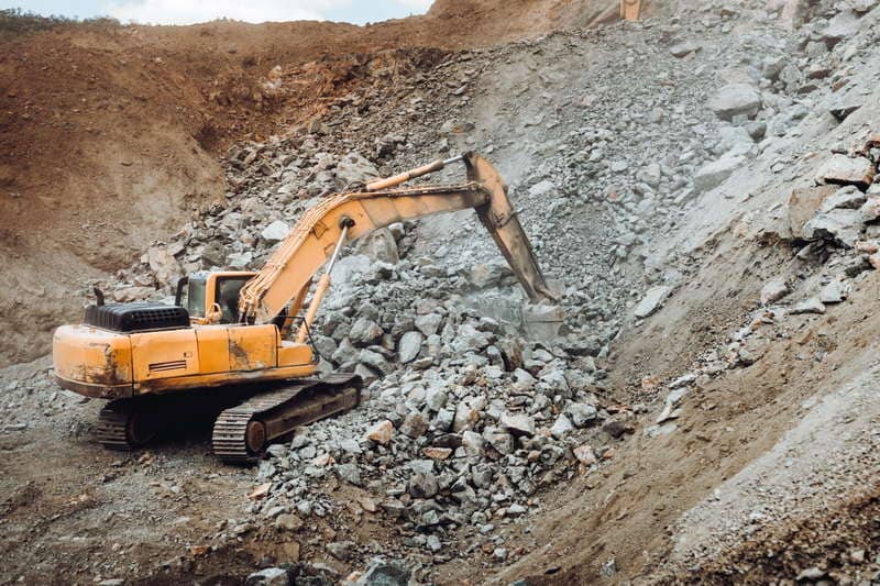 Разработка котлована гидромолотом в Минском районе Разработка котлована гидромолотом