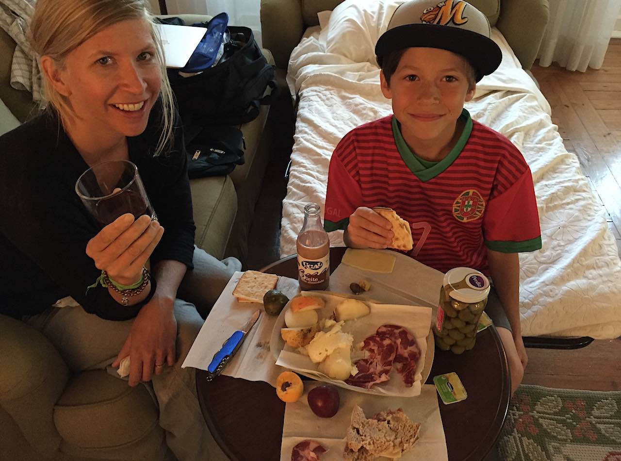 rory-moulton-picnic-evora