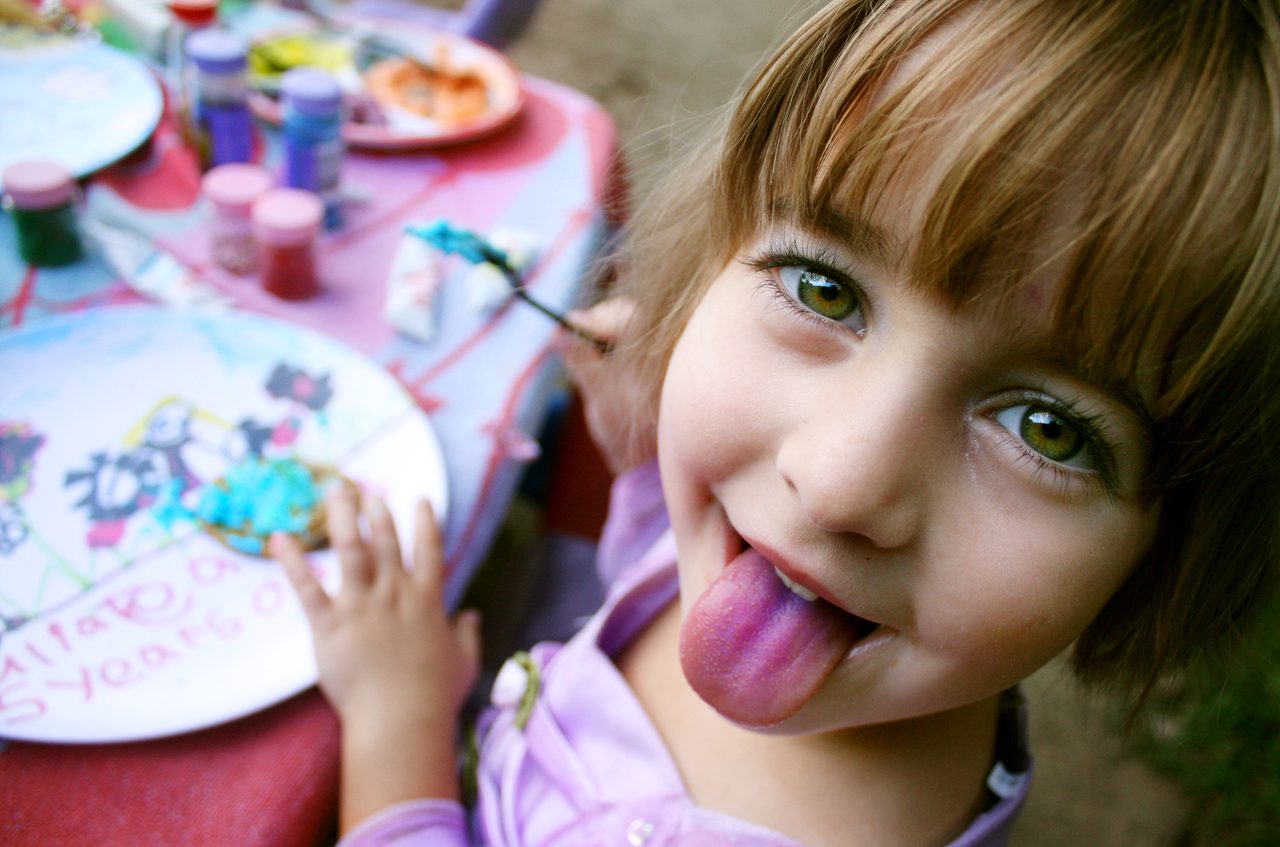 Kid-making-cookies
