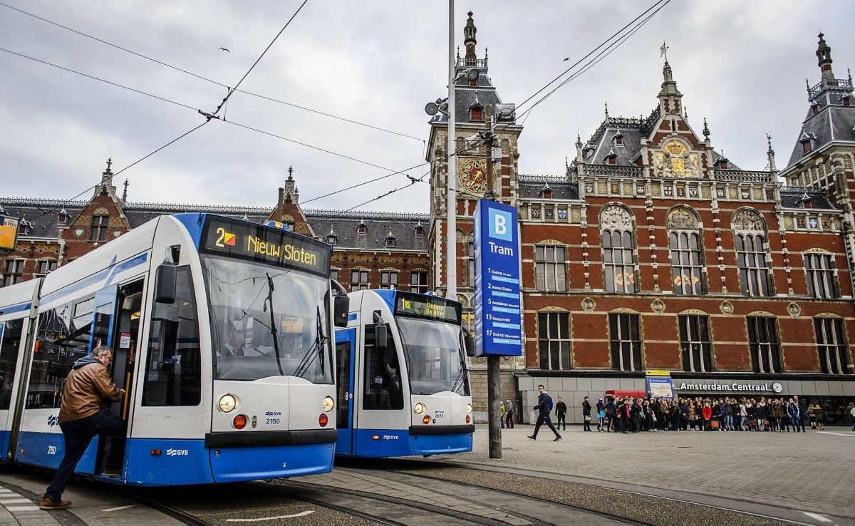 get-around-amsterdam-tram