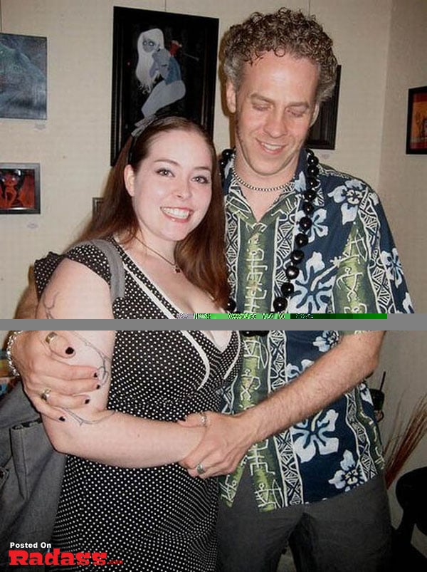 Keywords: hugging, Hawaiian shirt