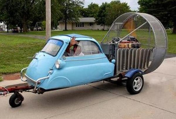 A small blue trailer.