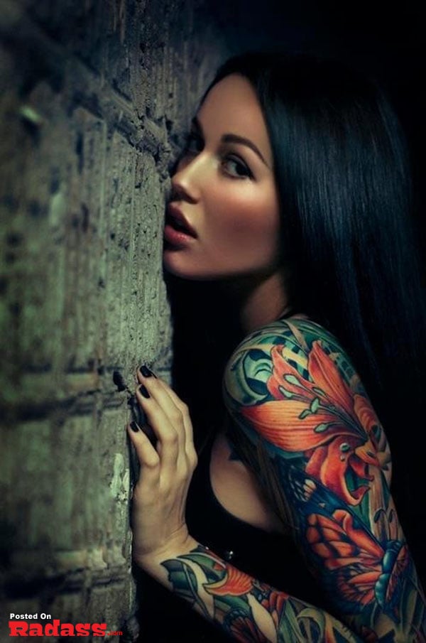 hot girls with tattoos-15         Insane Tattoos by Benjamin Blaukis featuring a series of tattoos of a man and a woman (63 Pics).