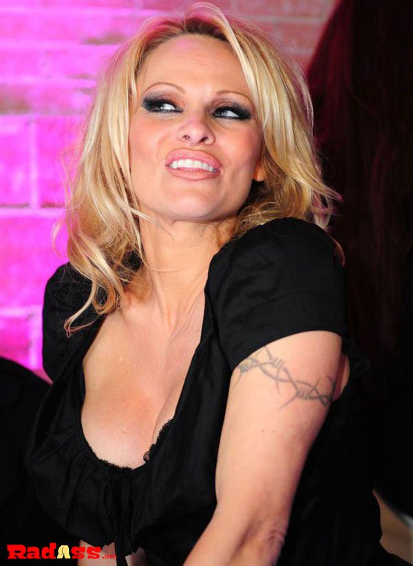 05-01-12 The famous and their tats-06 img-44